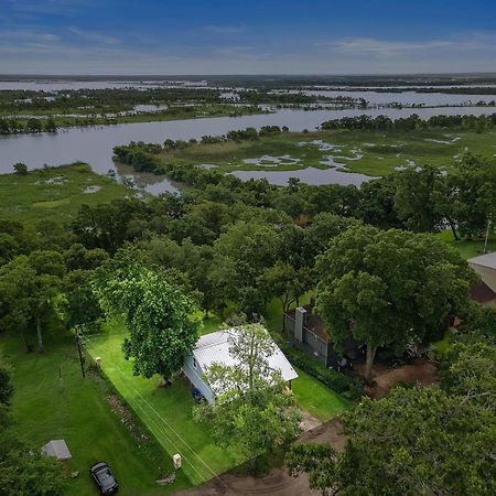 Old And Lost River Home On The River By Super Hosts Instant Book Barbers Hill Wifi Work Space Fishing Hunting Bird Watching Baytown Exterior photo